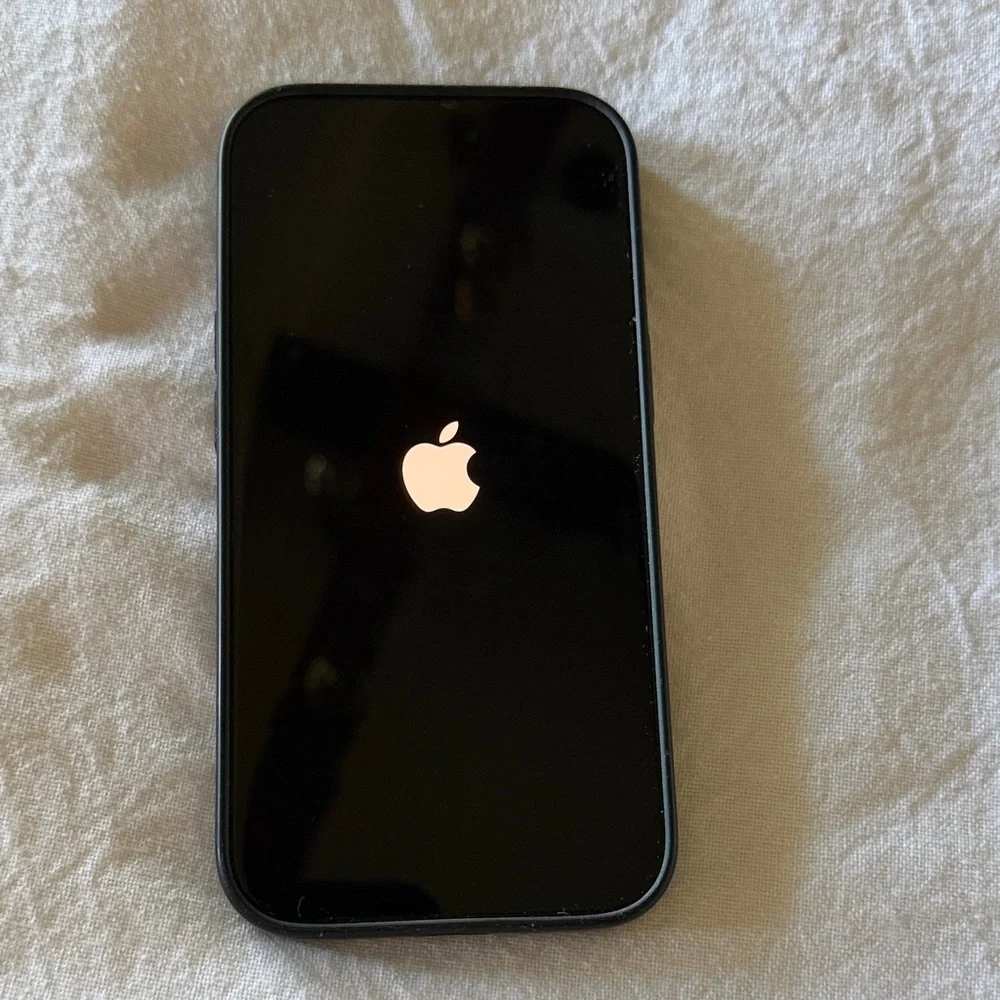 iPhone 15 Apple